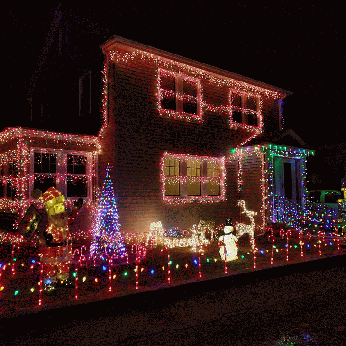abbott-rd-gif_christmas-lights_gloucesterma_-6-dec.-2020_-photo-copyright-c2a9-catherine-ryan-1